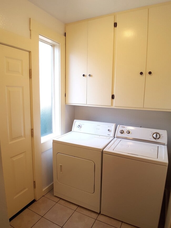 Building Photo - Beautiful 2-4 bedroom property near CSUC a...