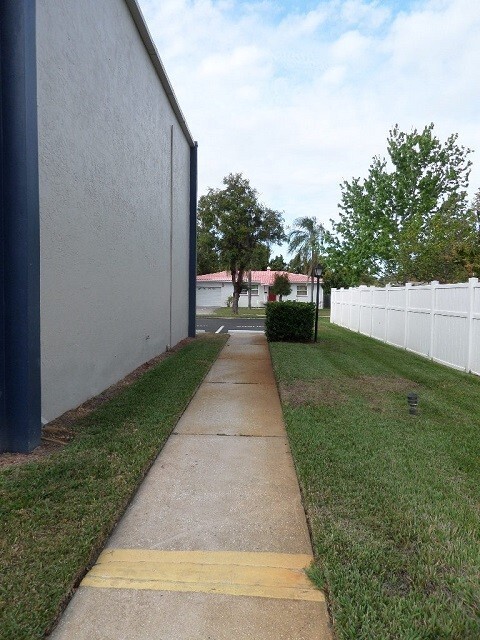 Building Photo - $25 App Fee & December Rent Free! * Spacious 2bdrm/1bath Condo ** $1,545.00** READY NOW ** No Sec...