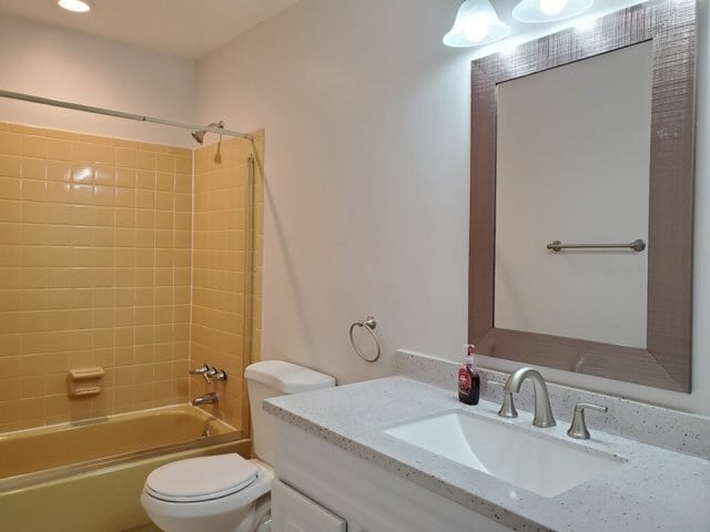 Main Bathroom - 1566 Thompson Ave