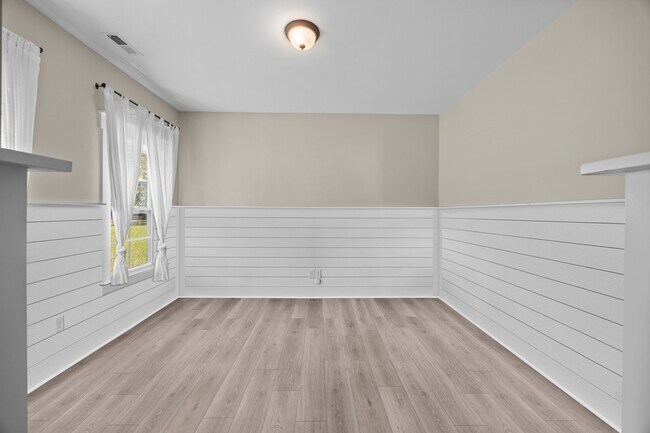 Building Photo - 3506 Sir James Ln