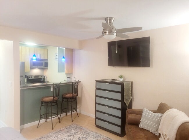 Breakfast nook/great office space - 1327 W 25th Ave