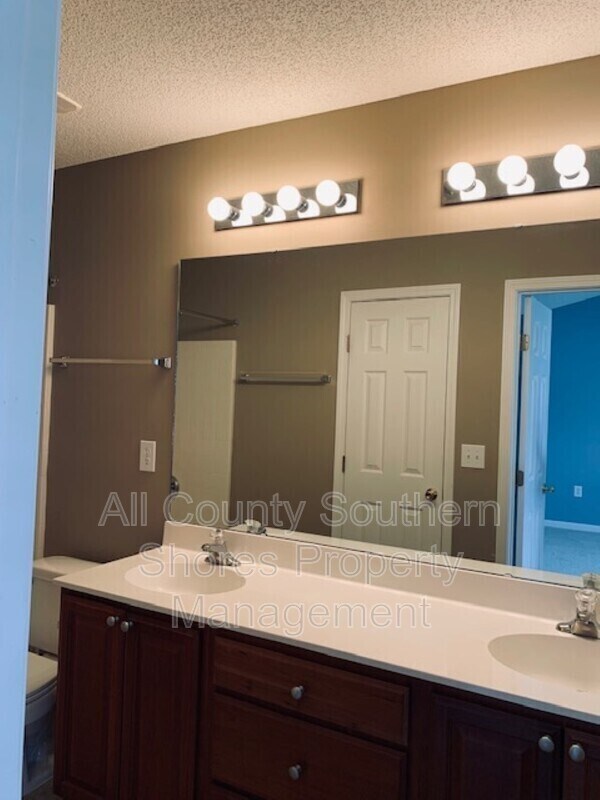 Building Photo - 970 Palisade Cir