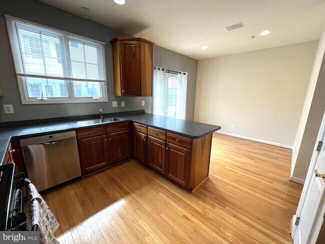 Building Photo - 1601 Leeds Castle Dr