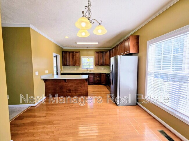 Building Photo - 1612 Middle Creek Cir