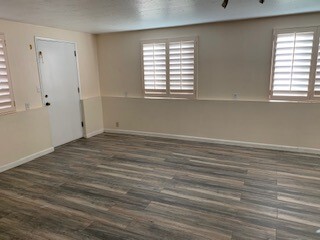 great room - 6727 N 13th Pl