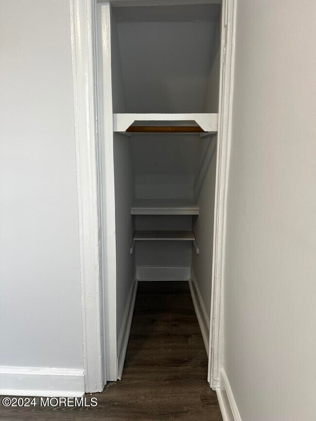 Building Photo - 615 2nd Ave