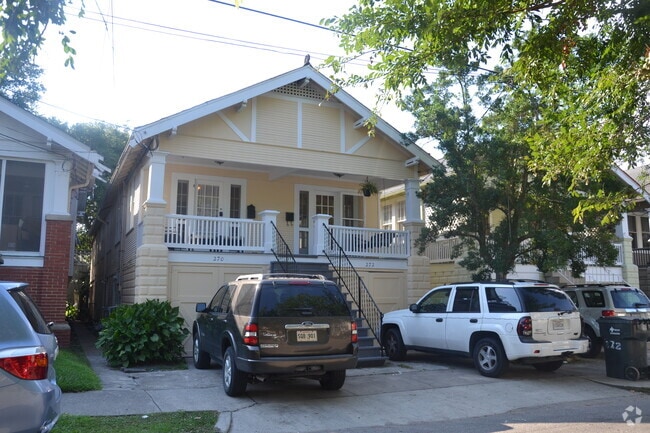 Building Photo - 272 Audubon St