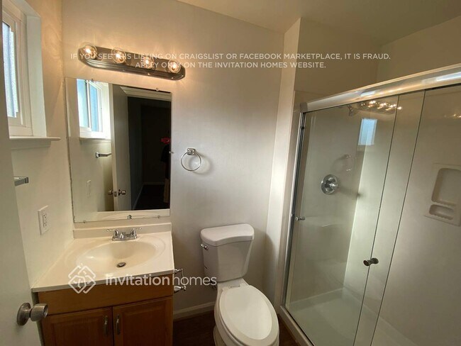 Building Photo - 1637 Amapola St