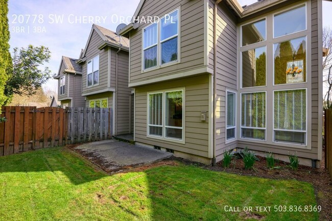 Building Photo - Upscale Townhome in Sherwood