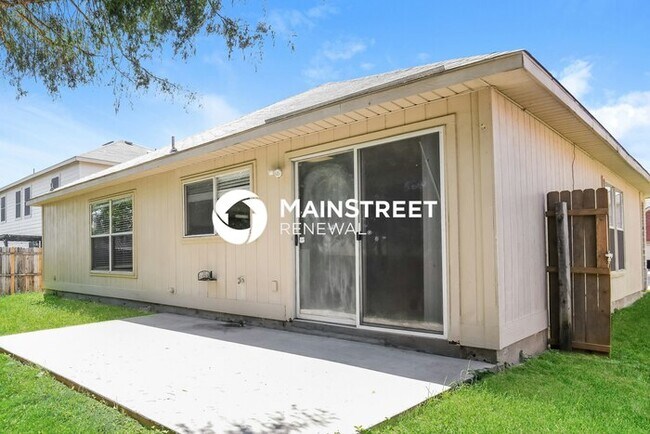Building Photo - 3 Bedroom Pet-Friendly Home in Fort Worth, TX with Main Street Renewal