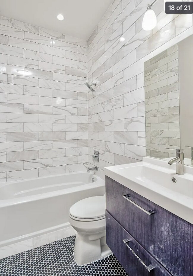 Building Photo - 824 I St NE