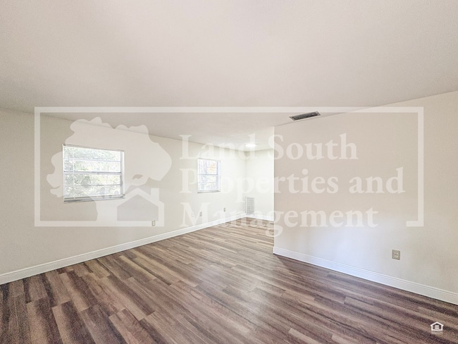 Building Photo - 1511 1/2 S. Dakota Avenue