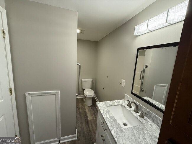 Building Photo - 5 Arnco 1st St