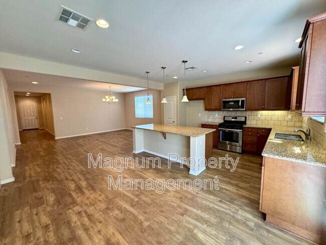 Building Photo - 34726 Yellow Root Ct