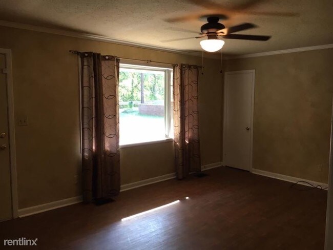Building Photo - 3 br, 2 bath House - 307 Willow Rd