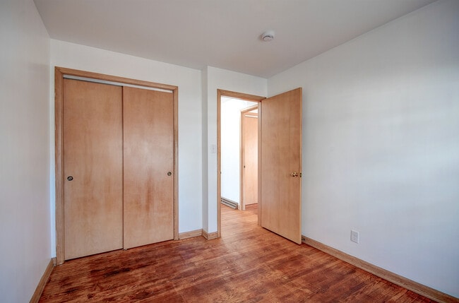 Building Photo - 509 E Jefferson St