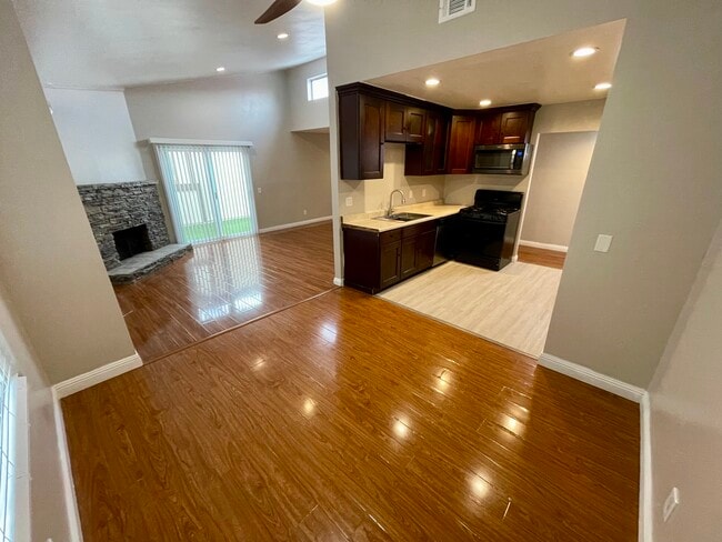 Building Photo - 2027 S Campus Ave