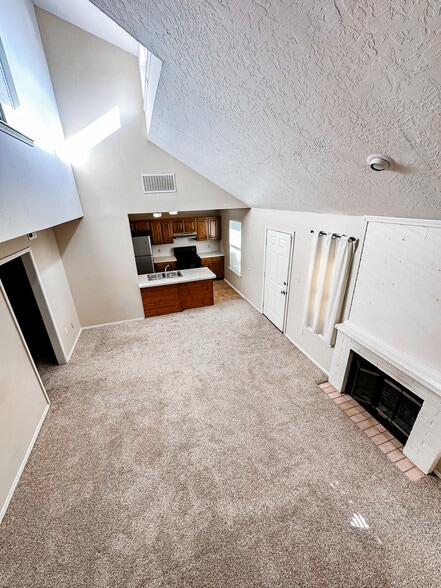 Building Photo - 6818 NW Willow Springs Dr
