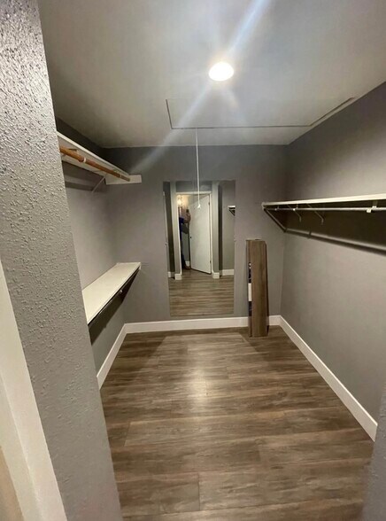 Closet - 6401 Deihl Rd
