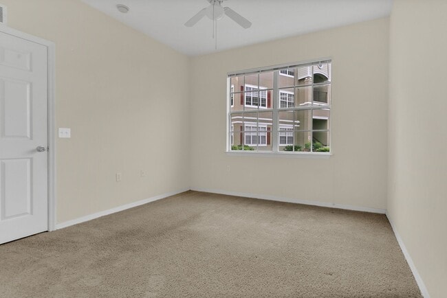 Building Photo - Available Now! Gated Community.