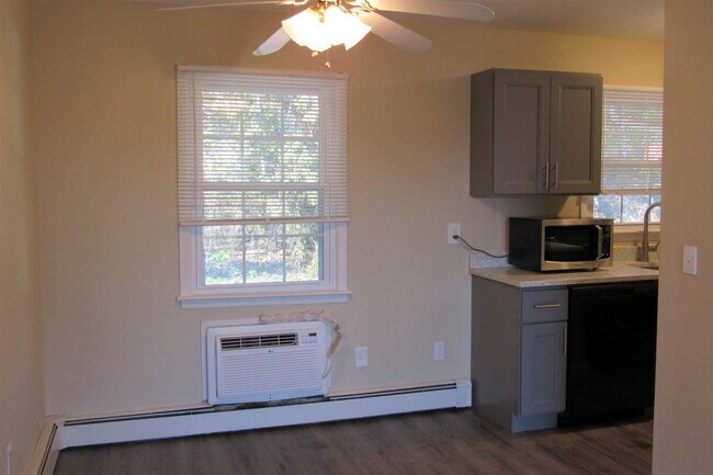 Building Photo - 37 Alpine Dr