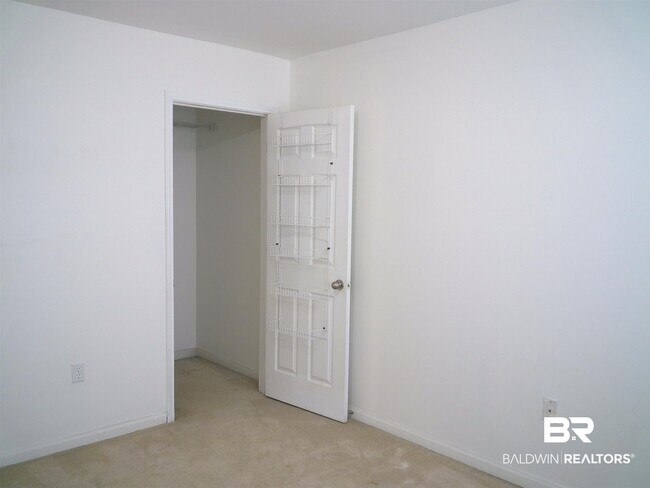 Building Photo - 1517 Regency Rd