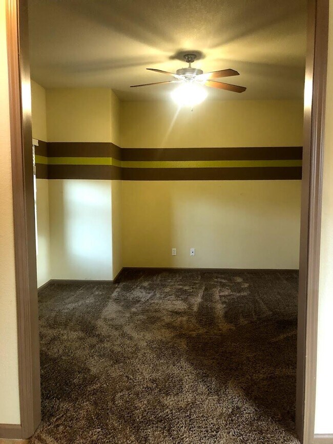 Building Photo - 1764 E Golden Way