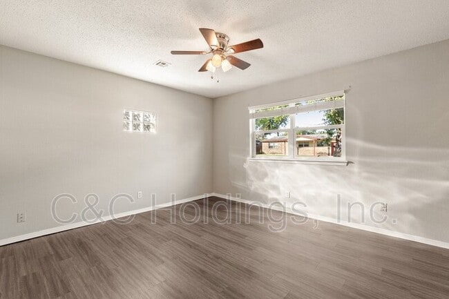 Building Photo - 2427 S 126th E Ave