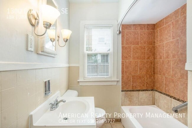 Building Photo - 1300 Dunham St SE