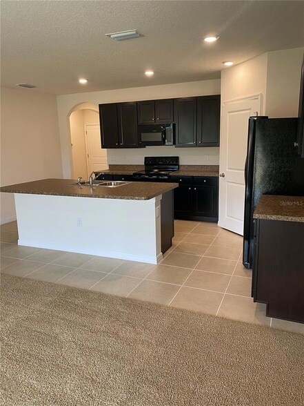 Building Photo - 2961 NE 43rd Rd