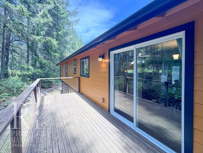 Building Photo - Bright & Spacious Split-Level Home with Gourmet Kitchen, Skylight & Expansive Yard