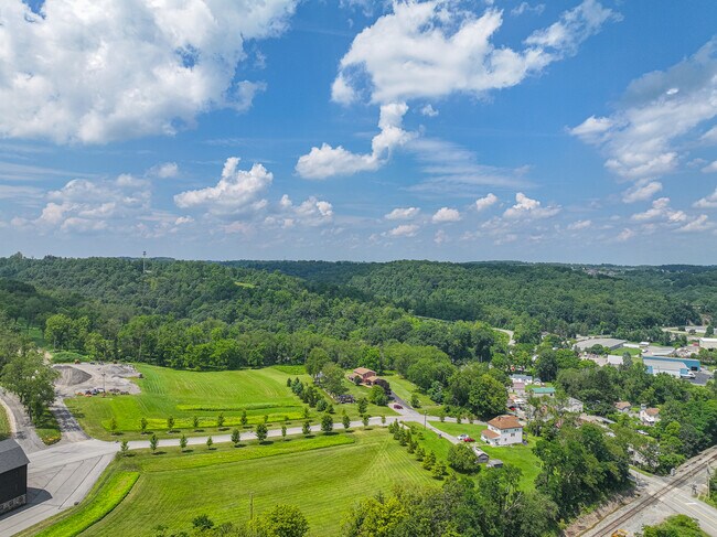 Building Photo - 734 Millers Run Rd