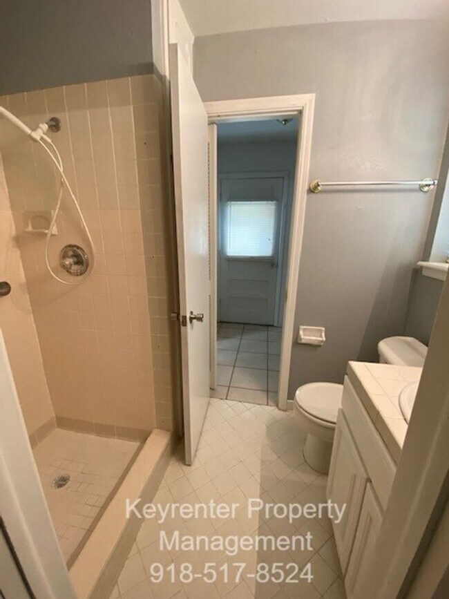 Building Photo - 3 Bed | 2 Full Bath | 31st & Memorial