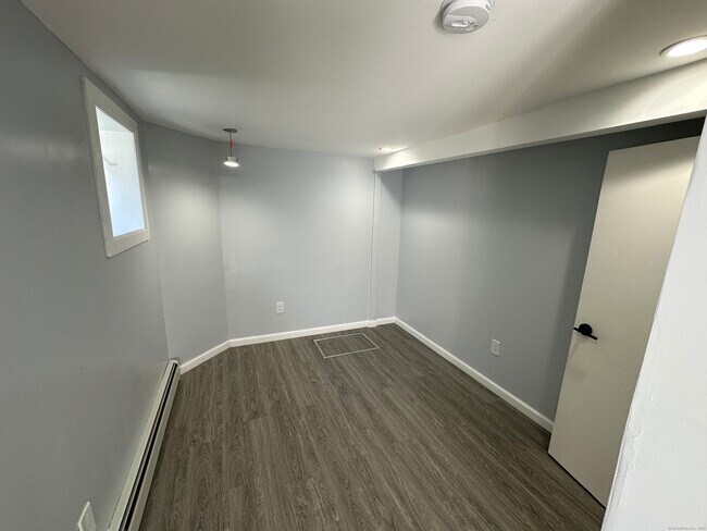 Building Photo - 48 Prest St