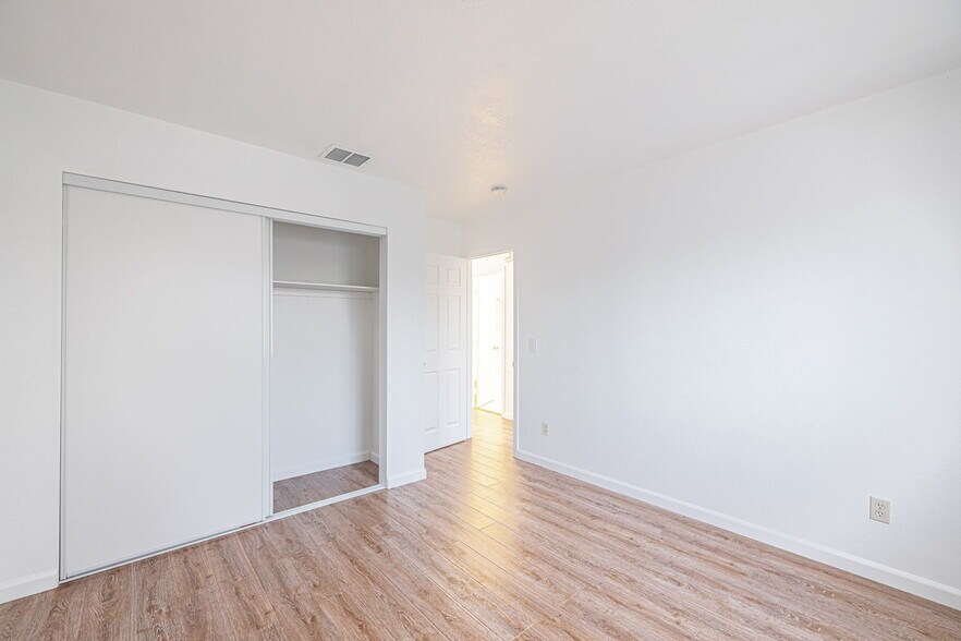 Building Photo - 38659 Angele Trumpet Ct