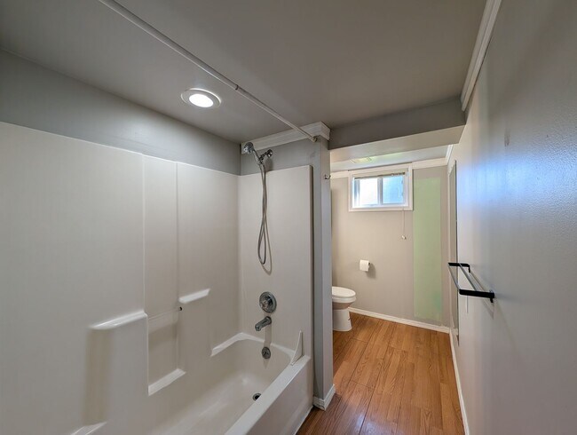 Building Photo - 5bd/2ba Burien Home