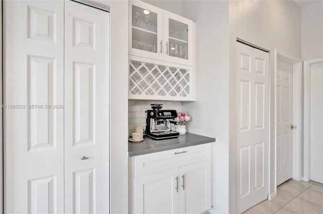 Building Photo - 6928 NW 33rd St