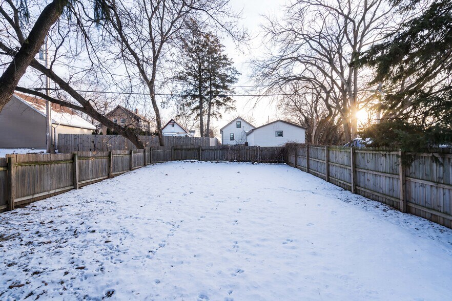 Building Photo - 1298 N 68th St