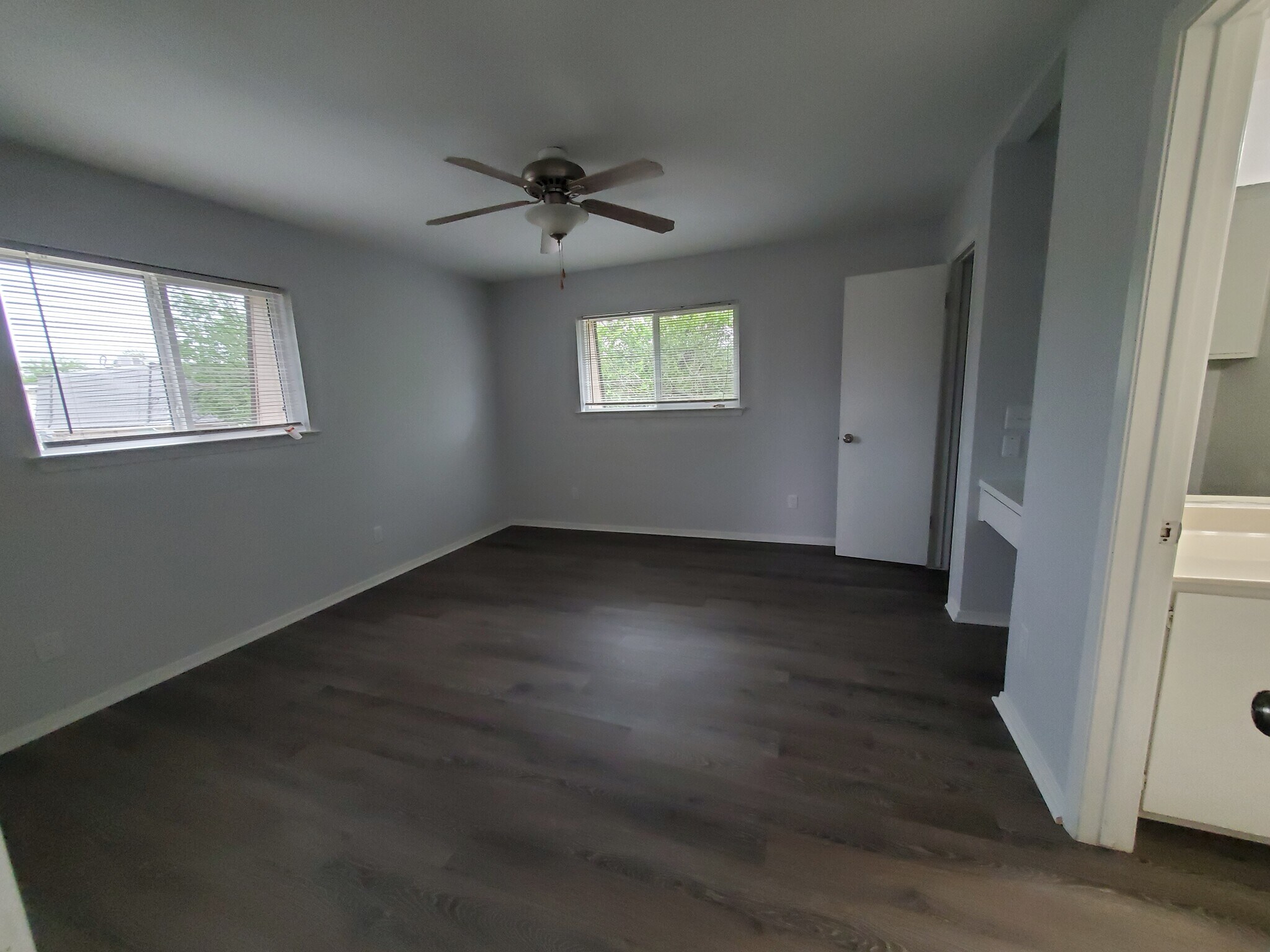 Building Photo - 6333 -6339 Granbury Rd,
