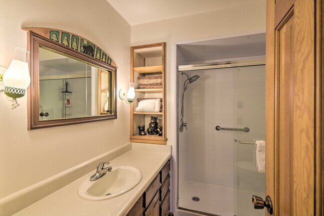 Building Photo - 2334 Carriage Dr