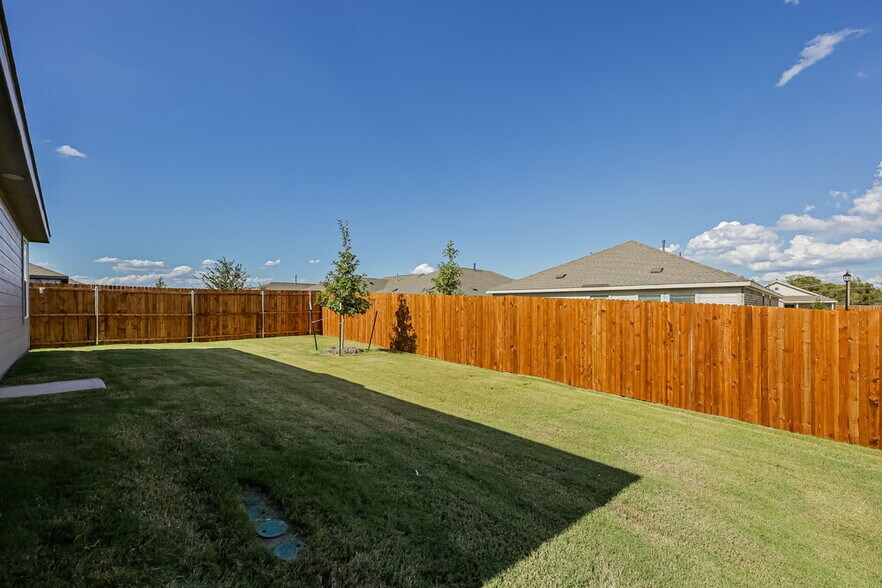 Building Photo - 101 Wren Wy