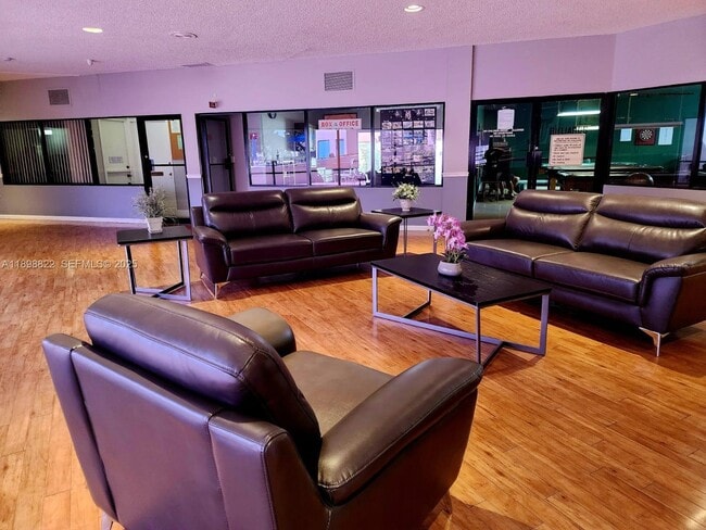 Building Photo - 9101 Lime Bay Blvd