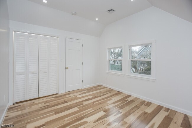 Building Photo - 36 N Willow St