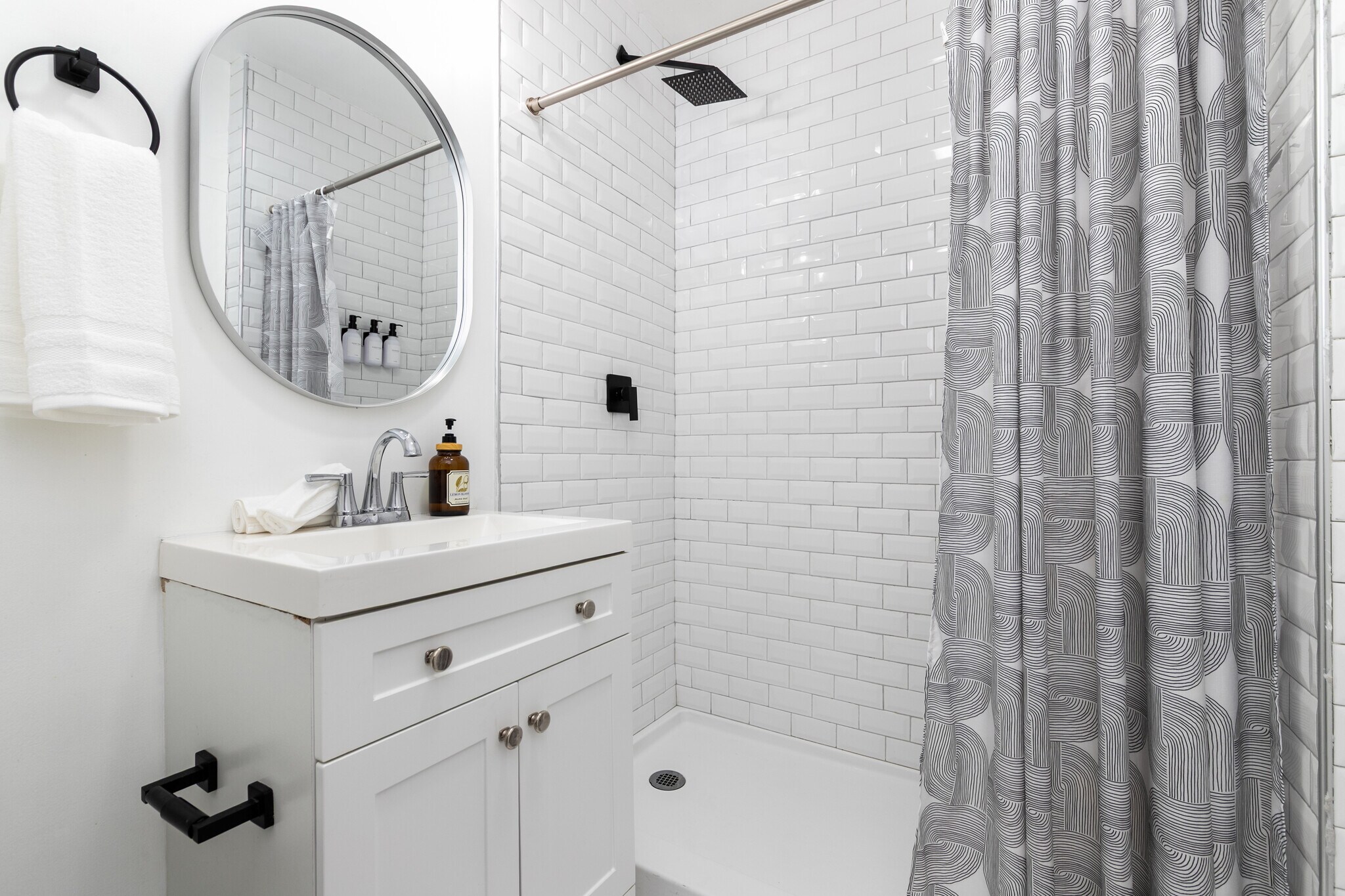 Building Photo - 6008 Carlton Way