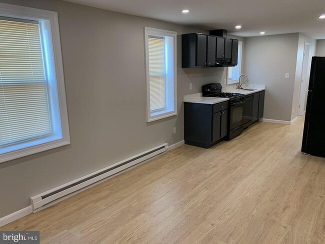 Building Photo - 224 Kern St