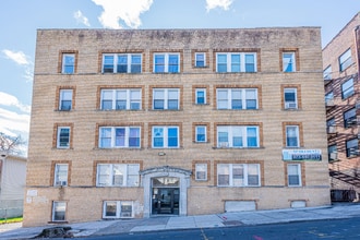 Building Photo - 317 William St