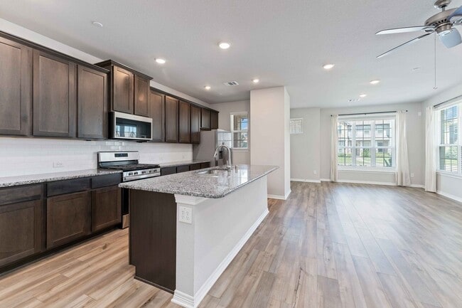 Building Photo - 8021 Scanlan Trl