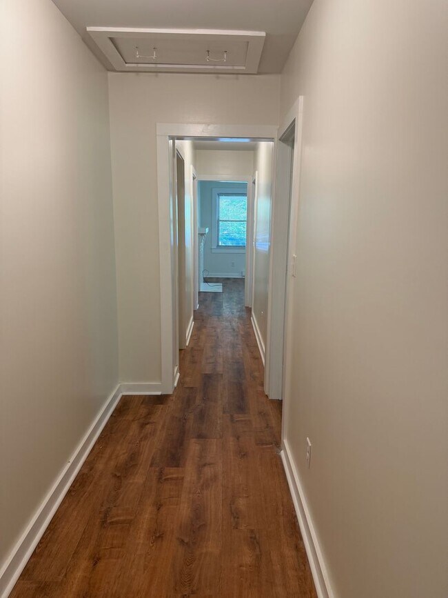Building Photo - Swannanoa - Newly Renovated Beacon Village Cottage