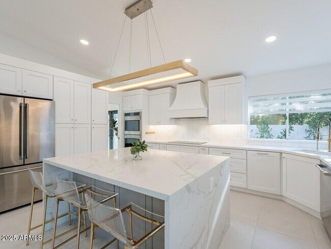 Building Photo - 4748 E Redfield Rd