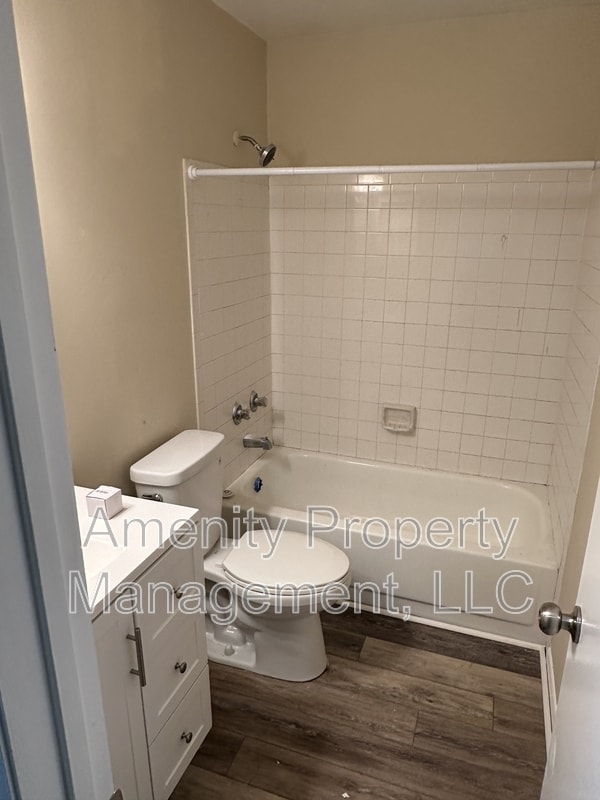 Building Photo - 704 Ninebark Ct